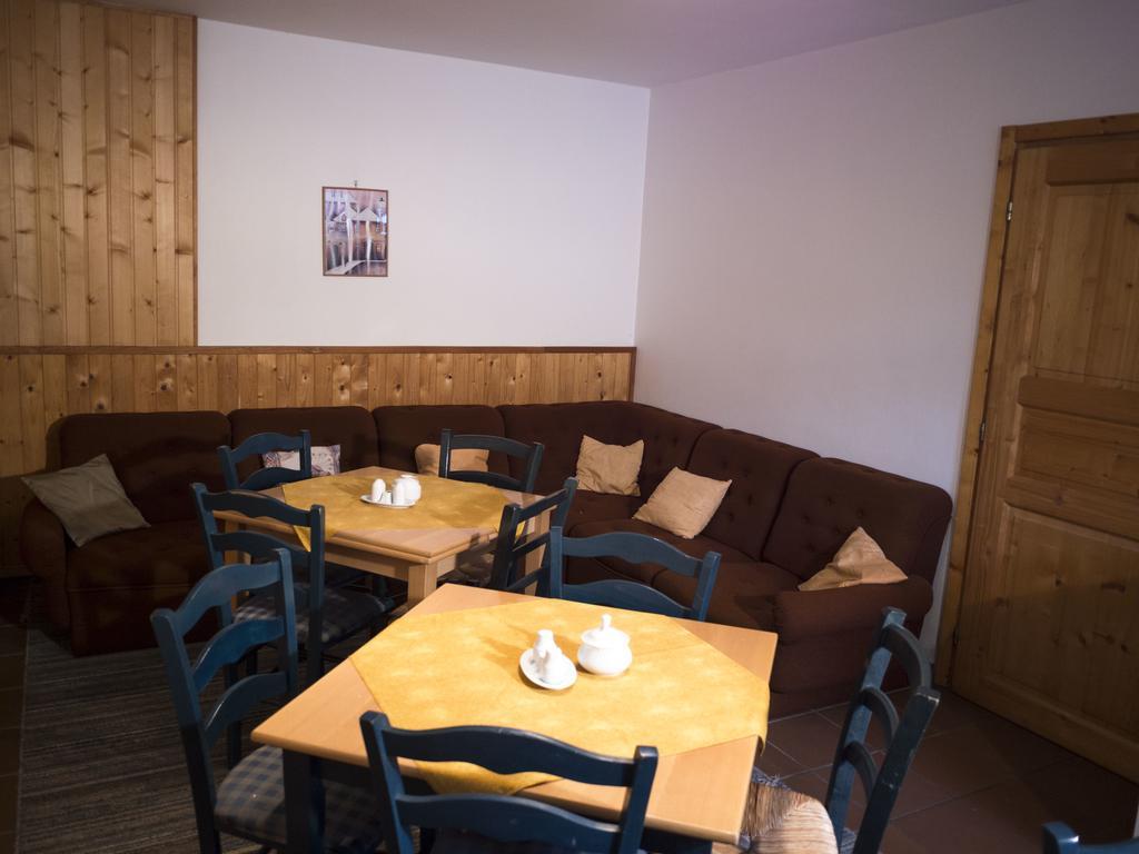 Apartmany هاراشوف الغرفة الصورة