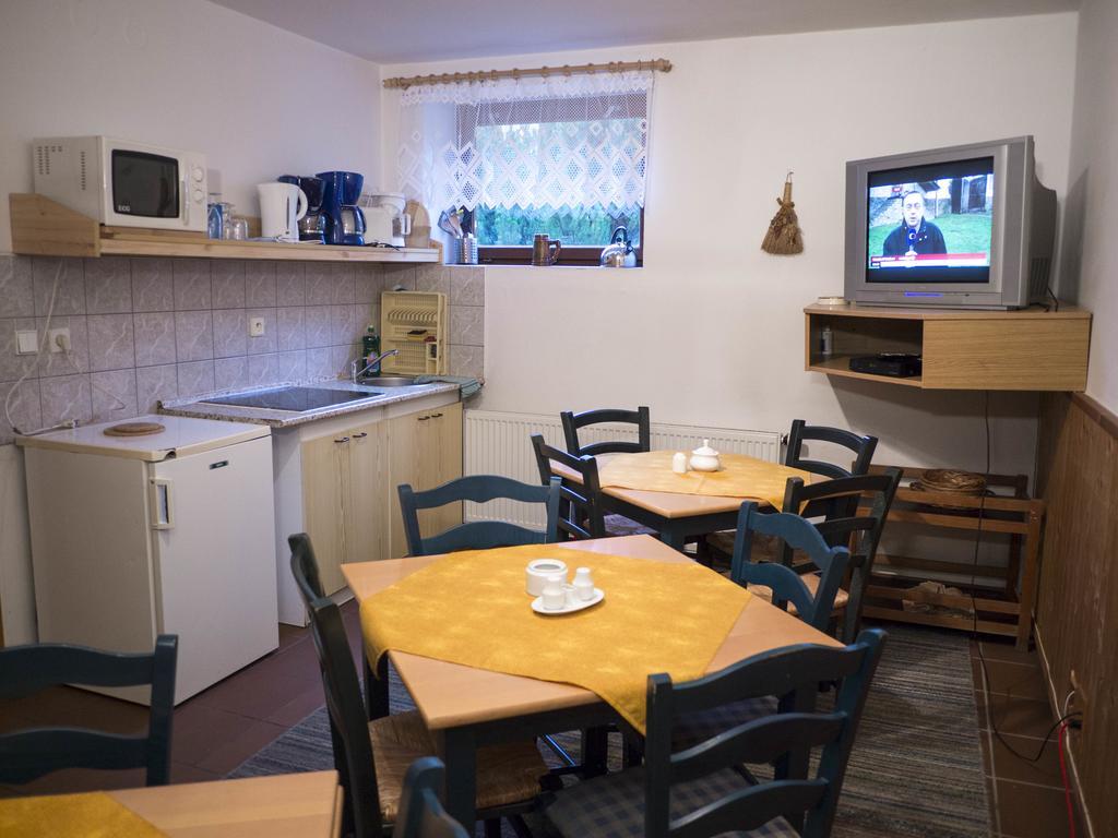 Apartmany هاراشوف الغرفة الصورة